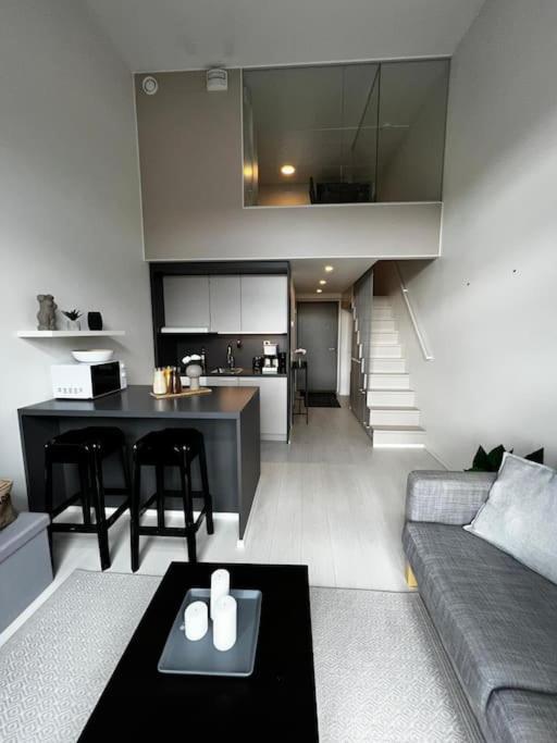Ferienwohnung Cozy Penthouse Loft - Near The Airport Vantaa Exterior foto