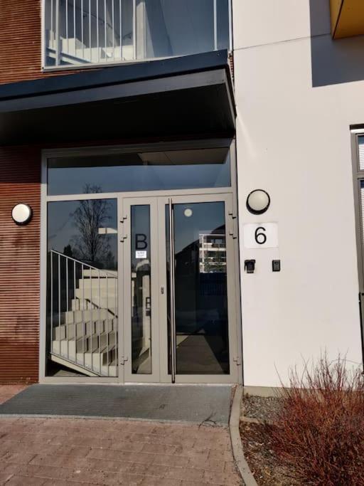 Ferienwohnung Cozy Penthouse Loft - Near The Airport Vantaa Exterior foto