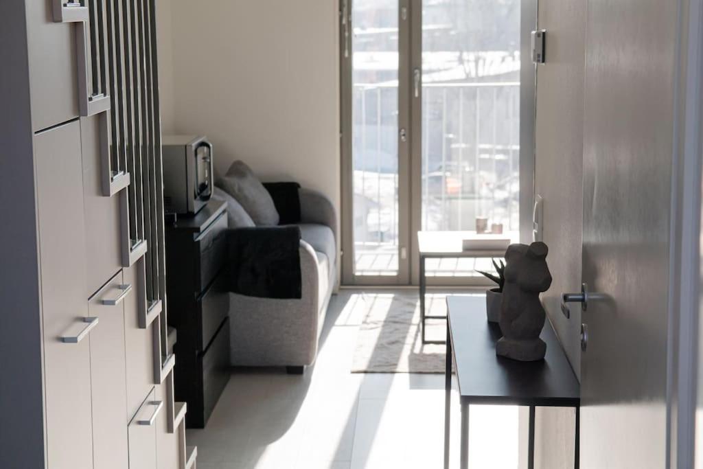 Ferienwohnung Cozy Penthouse Loft - Near The Airport Vantaa Exterior foto